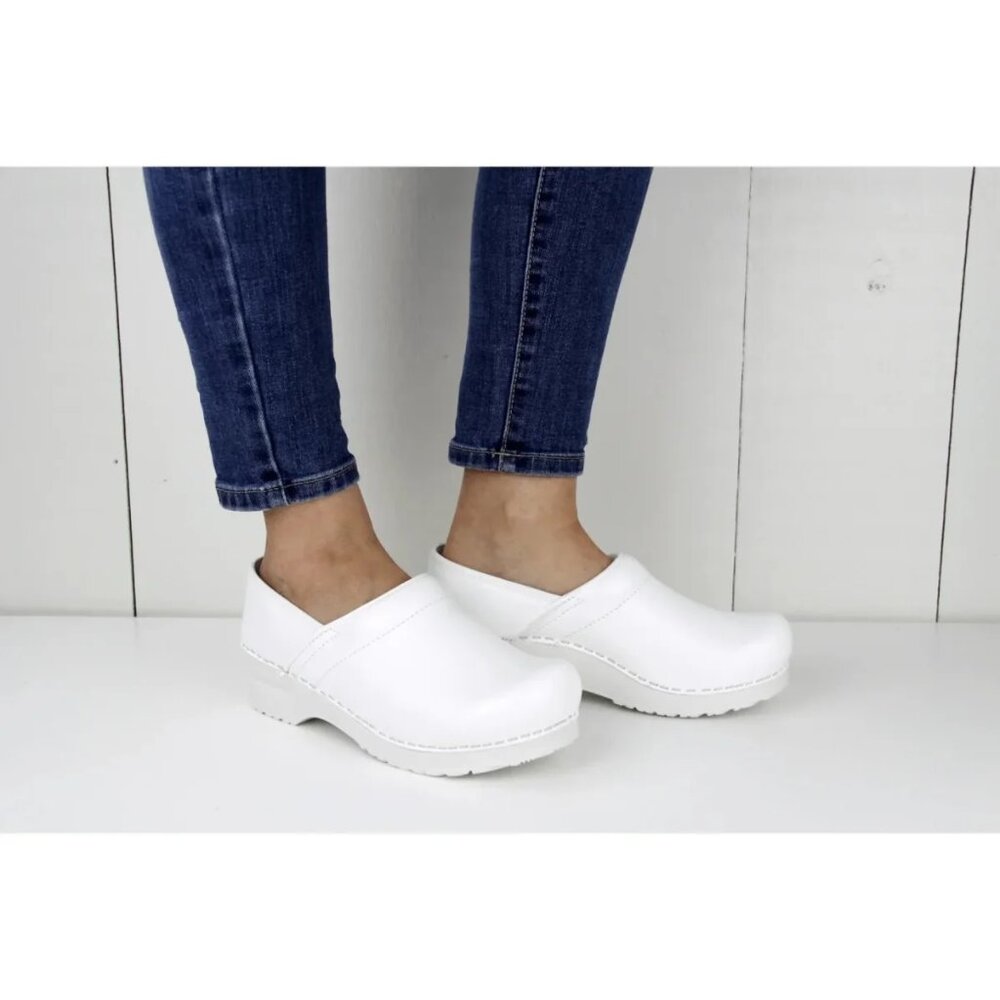 Sanita All White Clogs, size 39/8